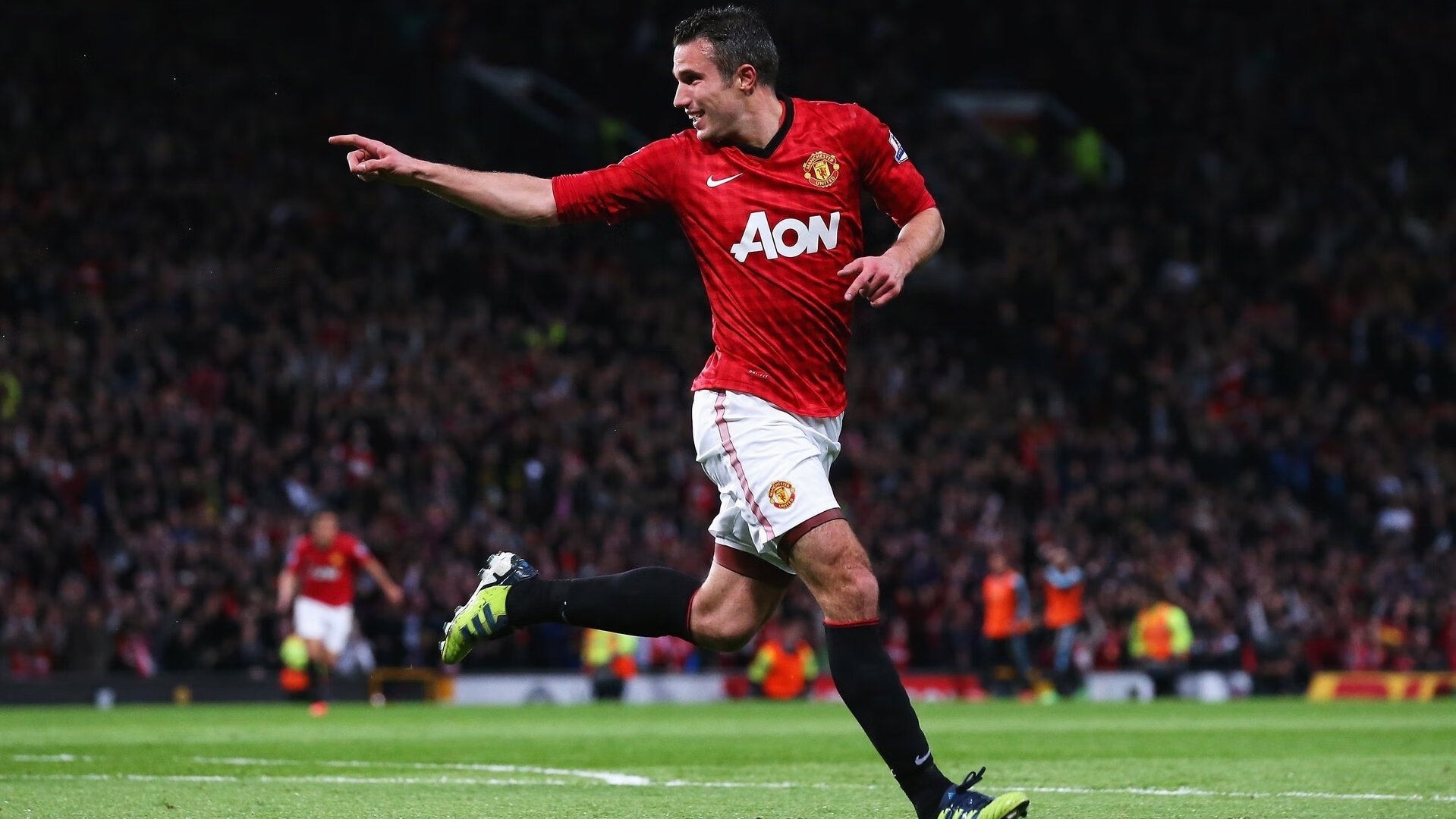 “英超冠军争夺战持续升温,战局扑朔迷离”,英超 冠军