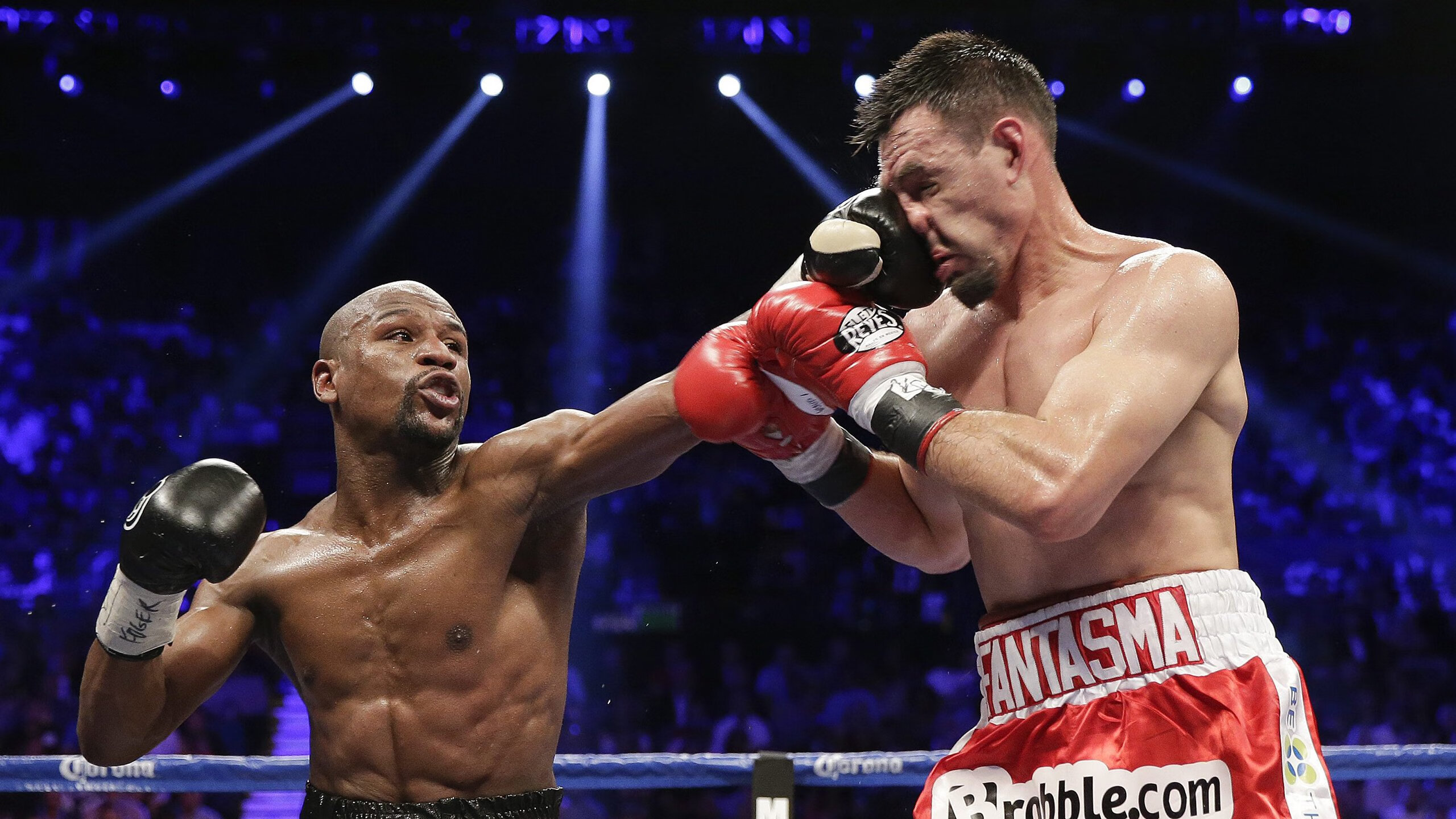 英超 VAR 判罚速度与球迷评论情绪监测研究,英超有var显示器吗